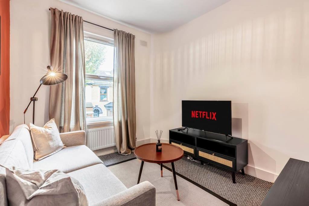 Apartment The Belton Retreat London